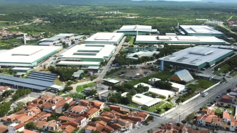 Tarifa adicional dos EUA de 25% passa a vigorar e mantém calçados do Ceará entre os setores mais afetados