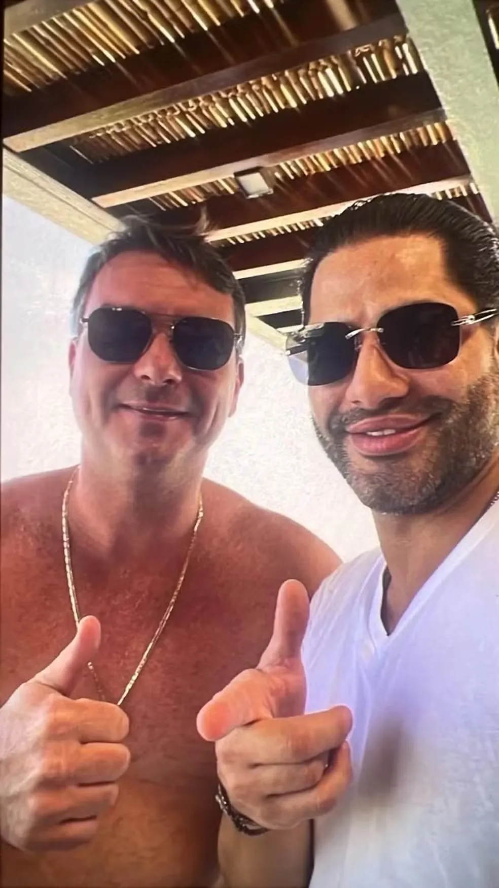 Flávio Bolsonaro diz que foto com “Sicário” foi criada por inteligência artificial