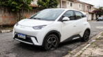 Pneu murcho pode reduzir autonomia de carros elétricos e aumentar consumo de bateria