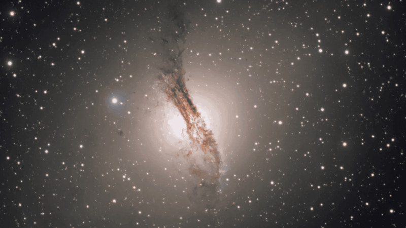 Imagens da semana destacam galáxia Centaurus A e a região de formação estelar Rho Ophiuchi