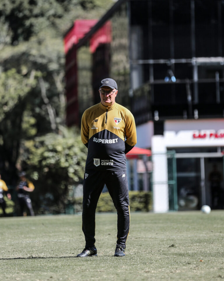 São Paulo realiza treino tático no SuperCT e se prepara para enfrentar o Athletico-PR