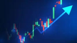Ibovespa fecha em alta após atraso na abertura da B3