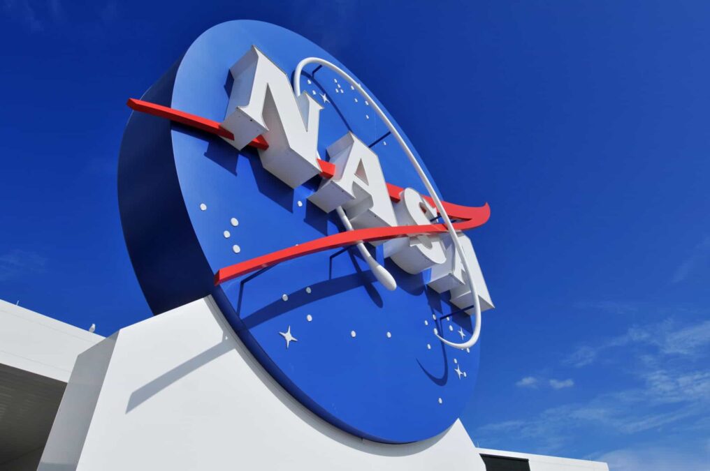 Robô contratado pela NASA para elevar telescópio Swift perde controle em órbita