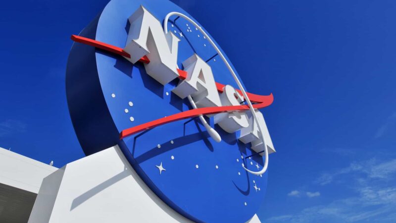 Robô contratado pela NASA para elevar telescópio Swift perde controle em órbita
