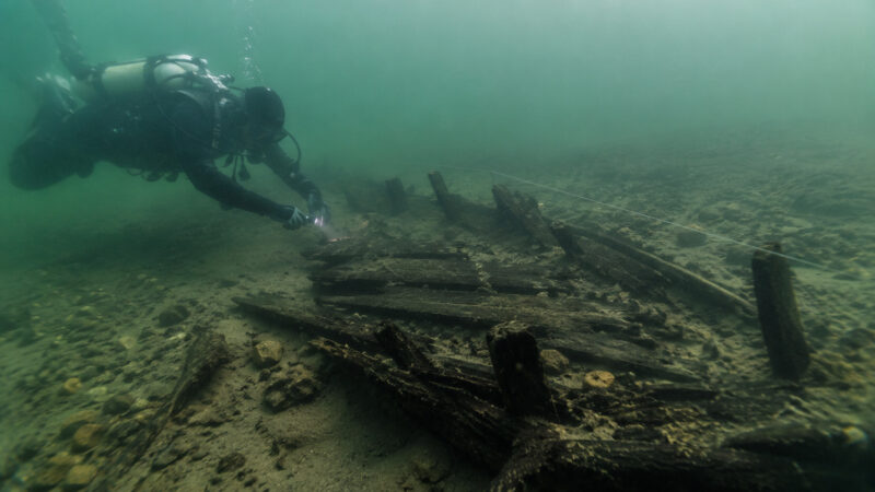 Arqueólogos encontram naufrágio medieval do século XV no Lago de Constança perto de Lindau