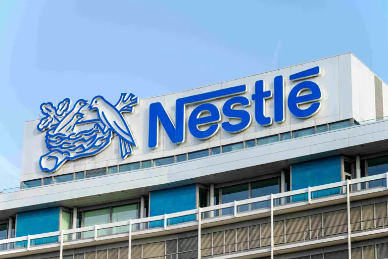 Nestlé registra lucro de US$ 3,89 bilhões no semestre e mantém