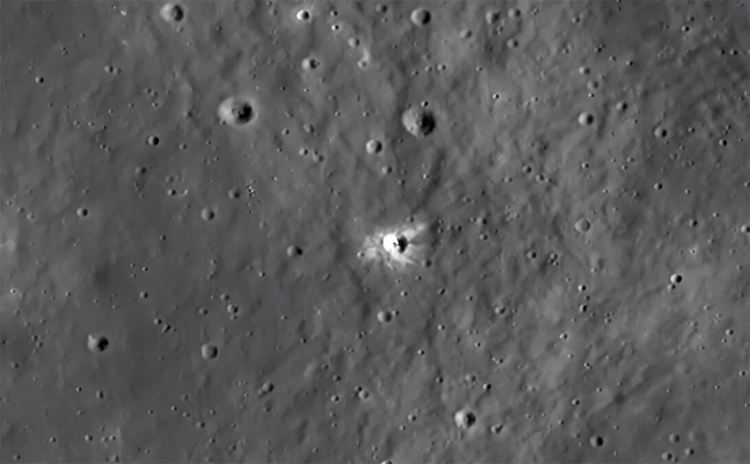 05/08/2026: Estágio do foguete Falcon 9 da SpaceX deve colidir com a Lua e será observável da Terra