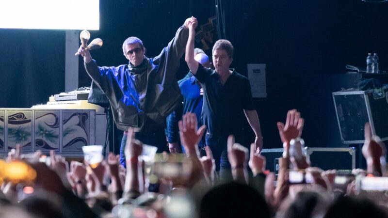 04/07/2025 — Oasis divulga primeiro teaser do documentário Don’t Look Back in Anger