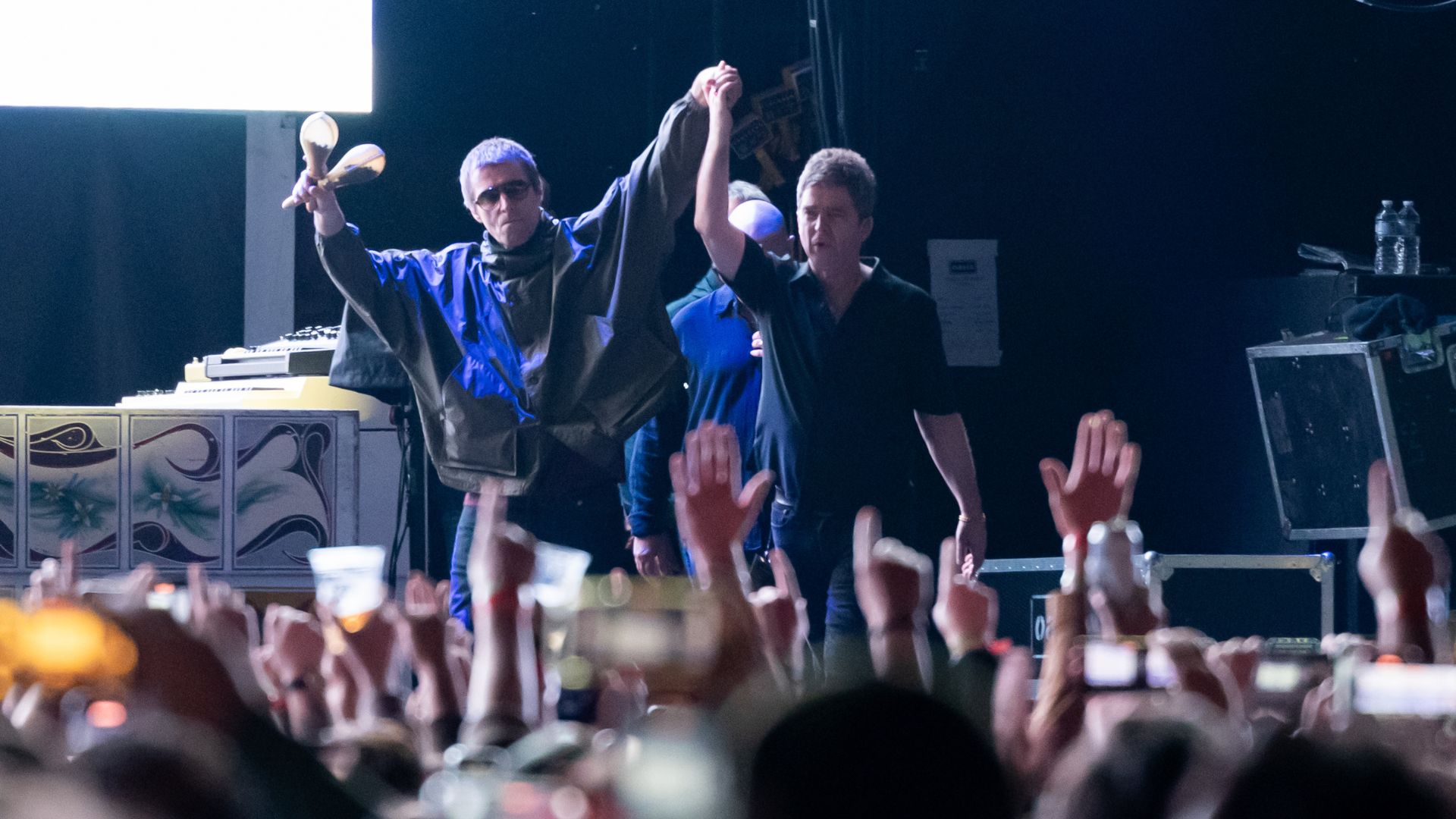 04/07/2025 — Oasis divulga primeiro teaser do documentário Don’t Look Back in Anger