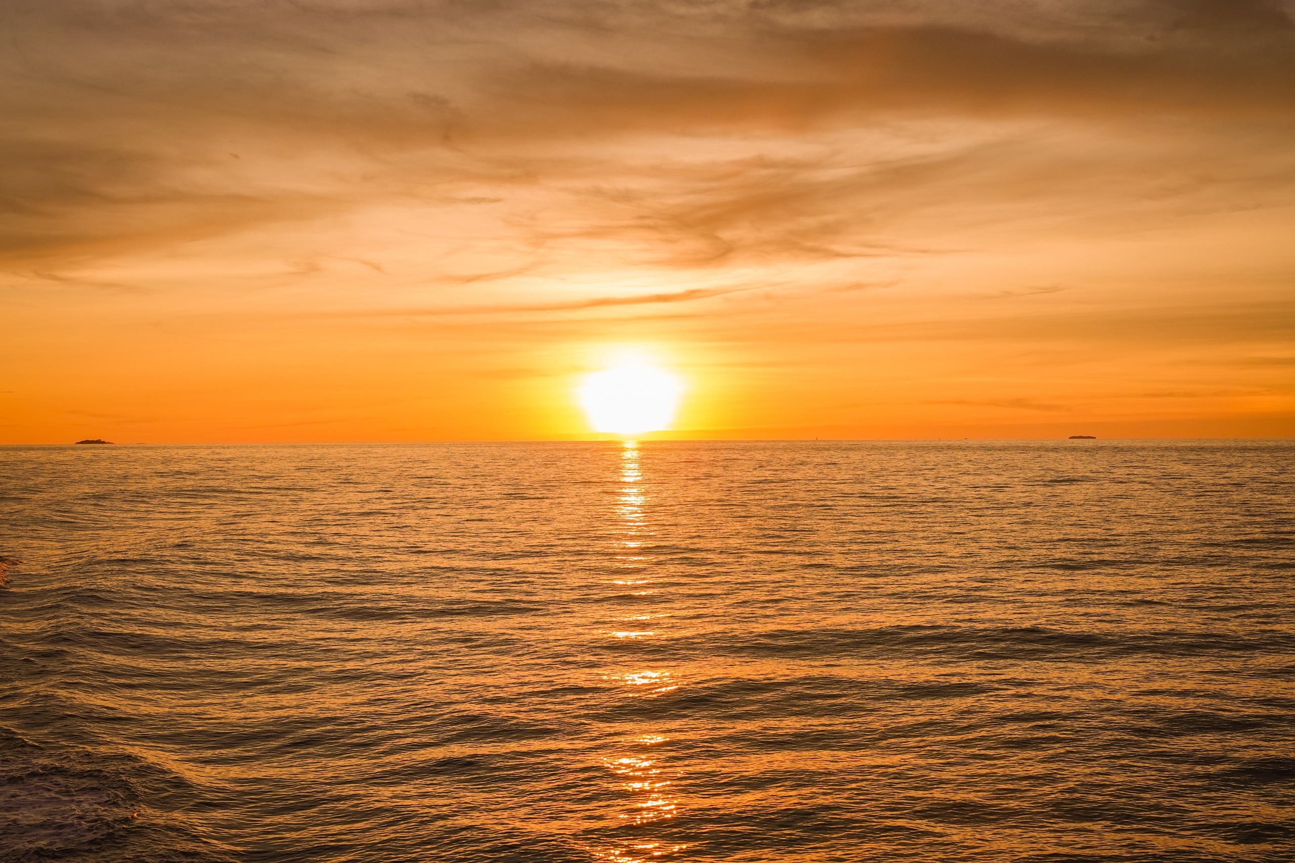 Temperatura média da superfície dos oceanos bate recorde em junho, diz Copernicus