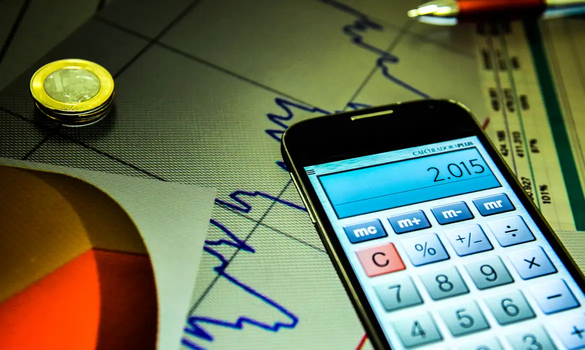 FMI projeta crescimento do PIB do Brasil de 2,4% em 2026 e 2,2% em 2027