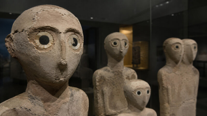 Estátuas de Ain Ghazal, descobertas na Jordânia, são entre as primeiras esculturas humanas em tamanho quase real