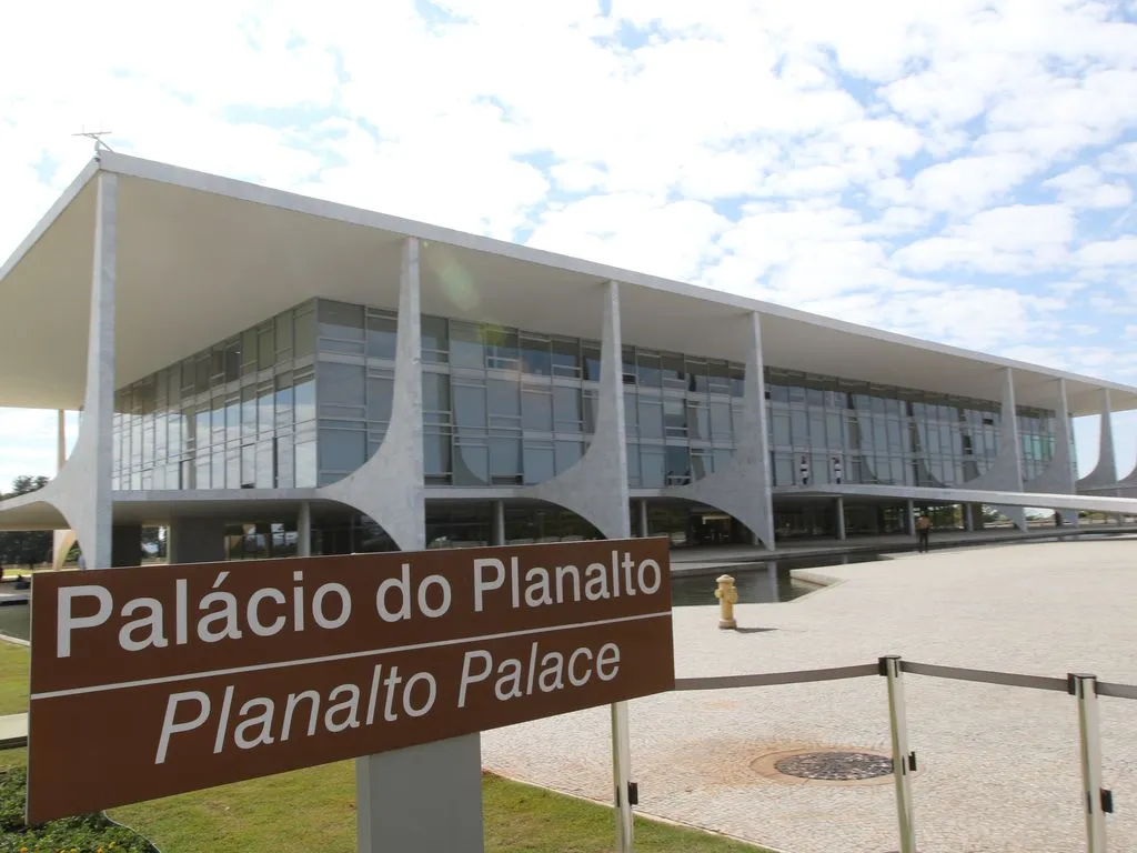 11/04/2025 — Brasil acionará Lei de Reciprocidade após EUA anunciarem sobretaxas de 25%