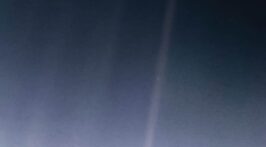 Voyager 1 está prestes a alcançar a marca de um dia‑luz de distância da Terra