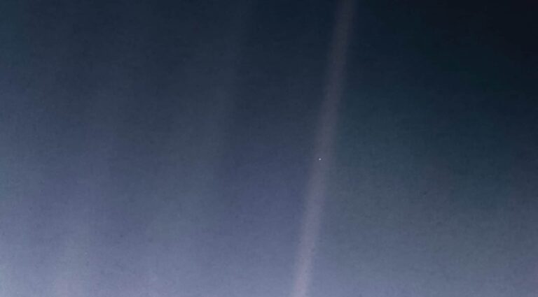 Voyager 1 está prestes a alcançar a marca de um dia‑luz de distância da Terra