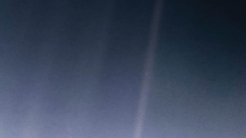 Voyager 1 está prestes a alcançar a marca de um dia‑luz de distância da Terra