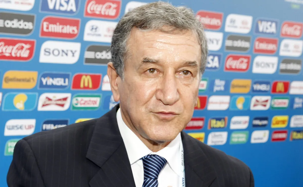 Estado de saúde de Carlos Alberto Parreira apresenta melhora discreta, mas ex-técnico segue na UTI