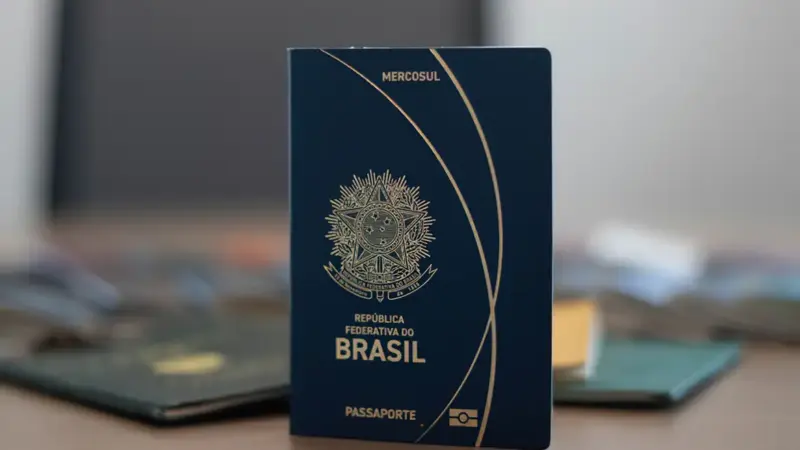 Singapura segue no topo do Henley Passport Index; Brasil alcança melhor posição histórica