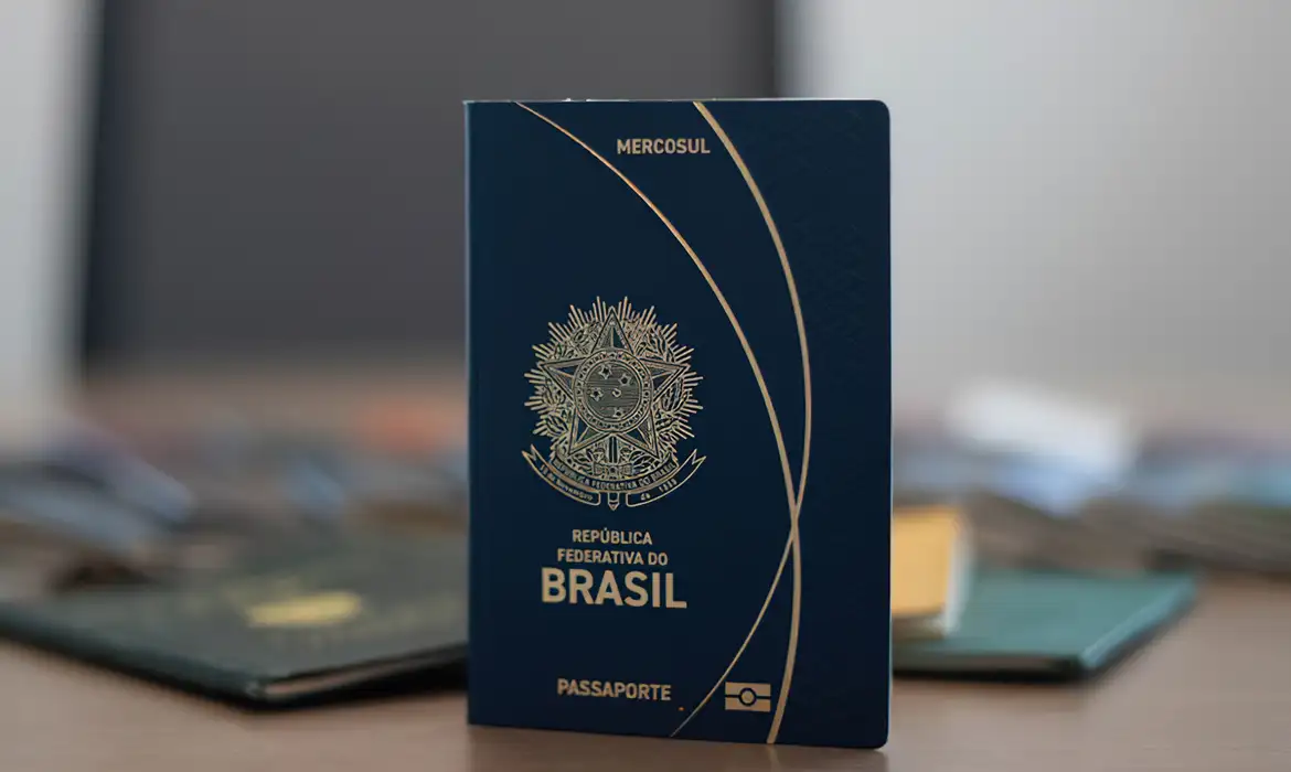 Singapura segue no topo do Henley Passport Index; Brasil alcança melhor posição histórica
