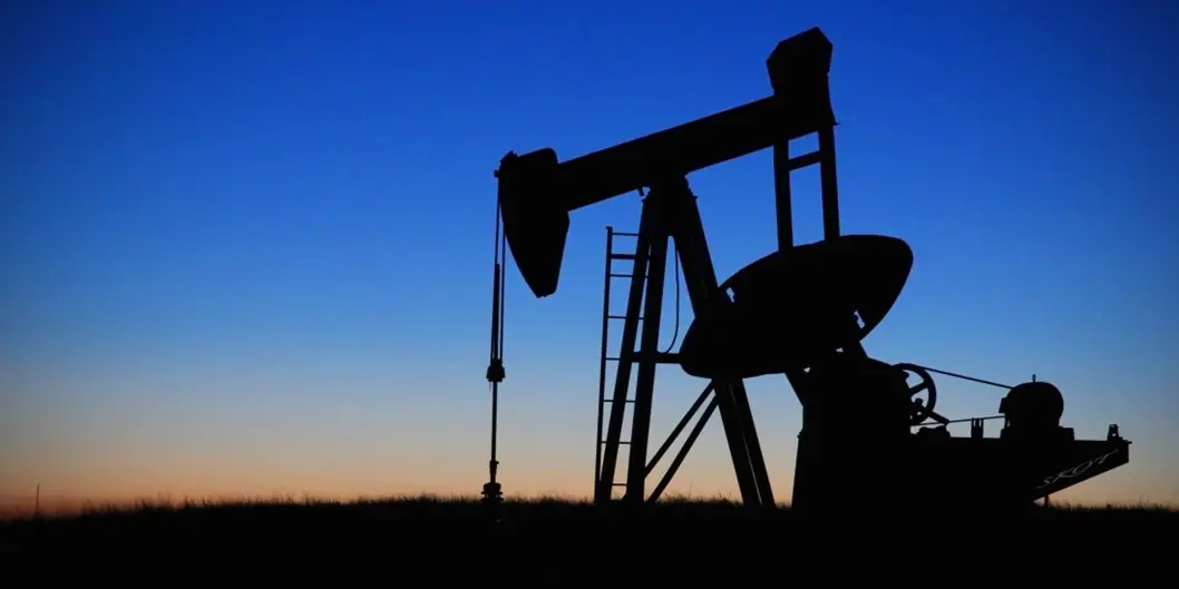 Petróleo oscila com nova tensão entre EUA e Irã; mercados globais reagem