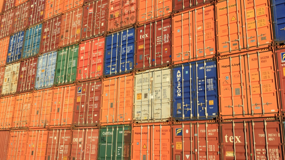 Nova sobretaxa de 12,5% elevará tarifa a 37,5% para quase 4 mil produtos brasileiros, diz CNI