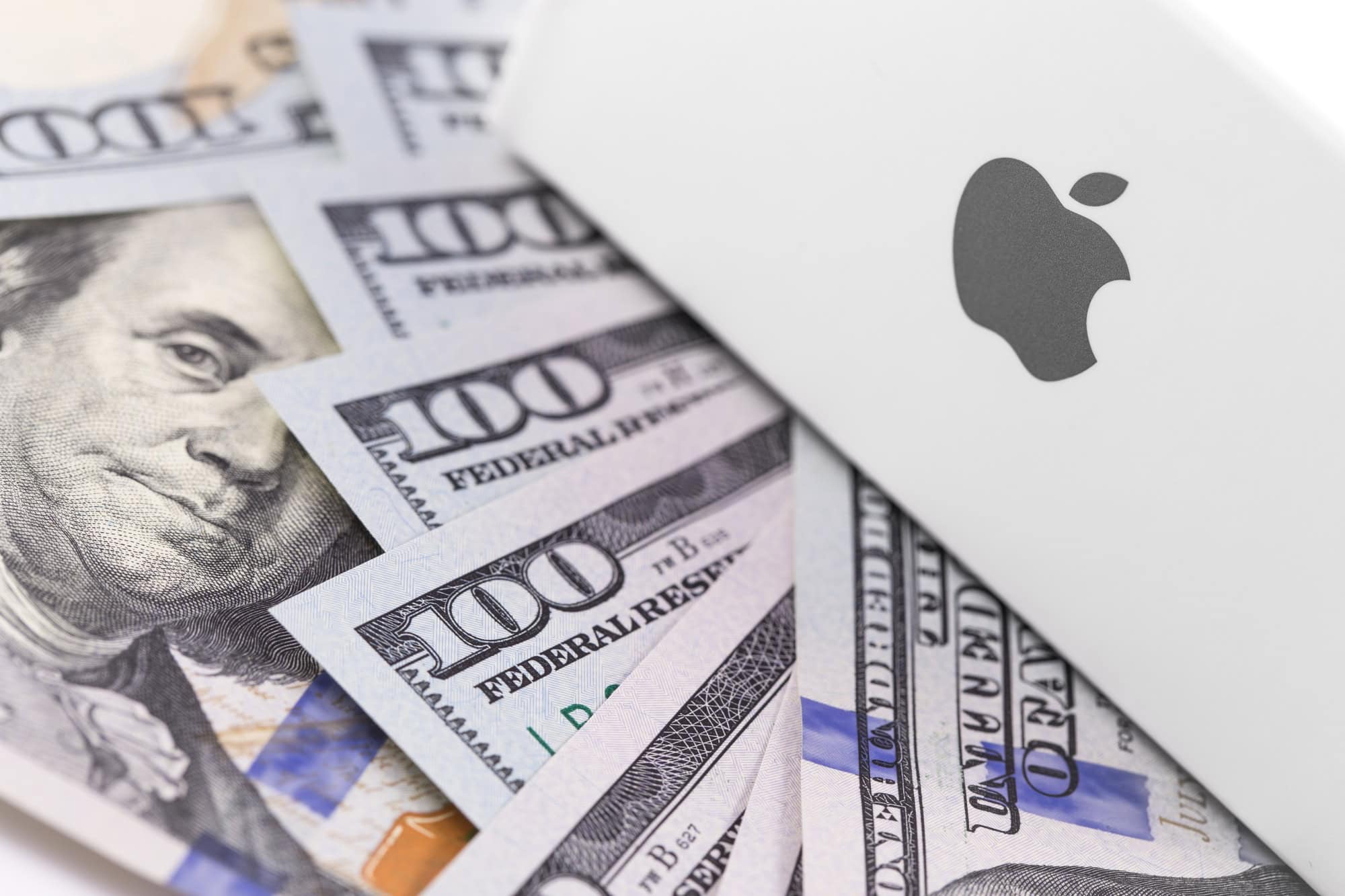 Apple fecha acordo de mais de US$ 30 bilhões com a Broadcom para fabricar chips nos EUA