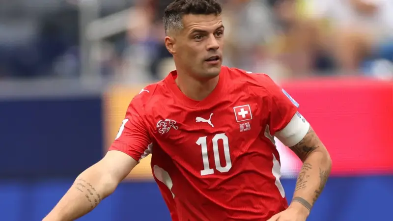 Xhaka confia em vitória da Suíça sobre a Argentina e elogia Messi como um dos maiores