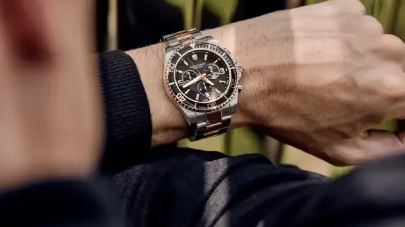 Victorinox amplia produção de caixas de aço para relógios e reforça estratégia no segmento premium