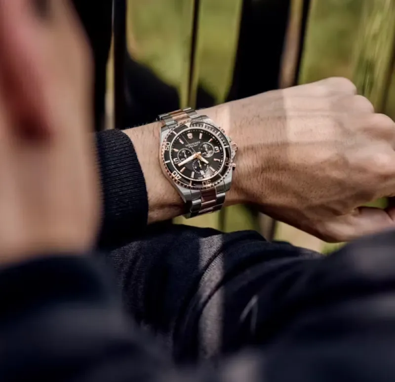 Victorinox amplia produção de caixas de aço para relógios e reforça estratégia no segmento premium