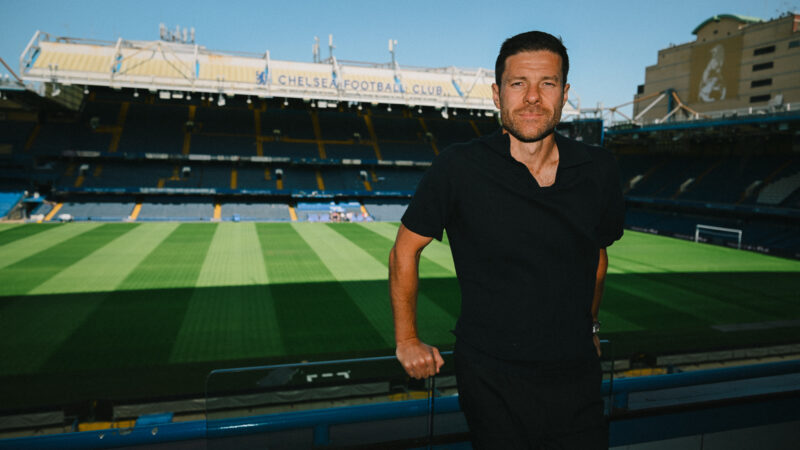 Xabi Alonso cobra “fome de vitória” e mira retorno do Chelsea às competições europeias