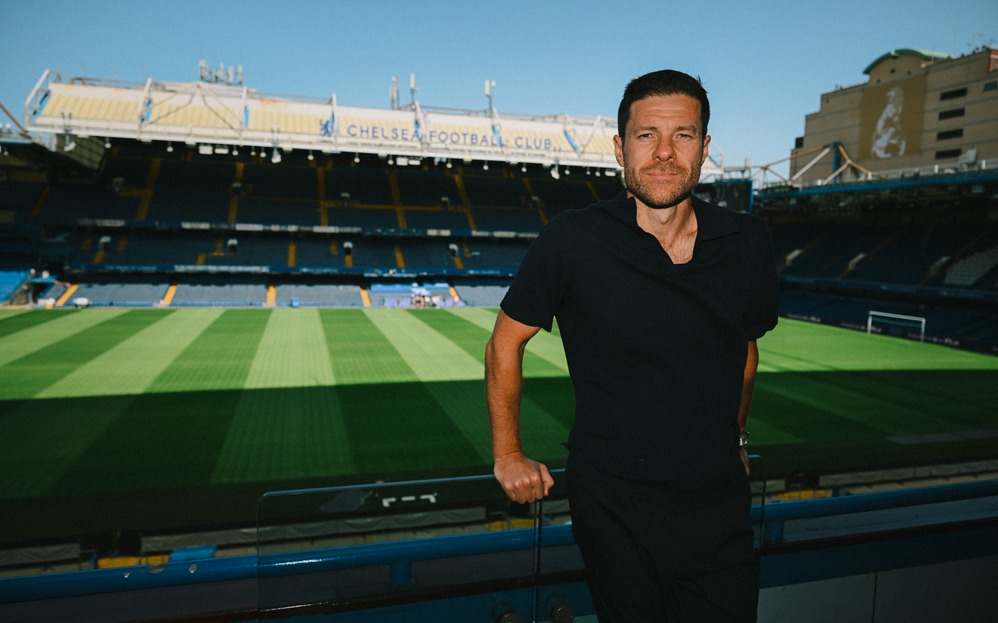 Xabi Alonso cobra “fome de vitória” e mira retorno do Chelsea às competições europeias