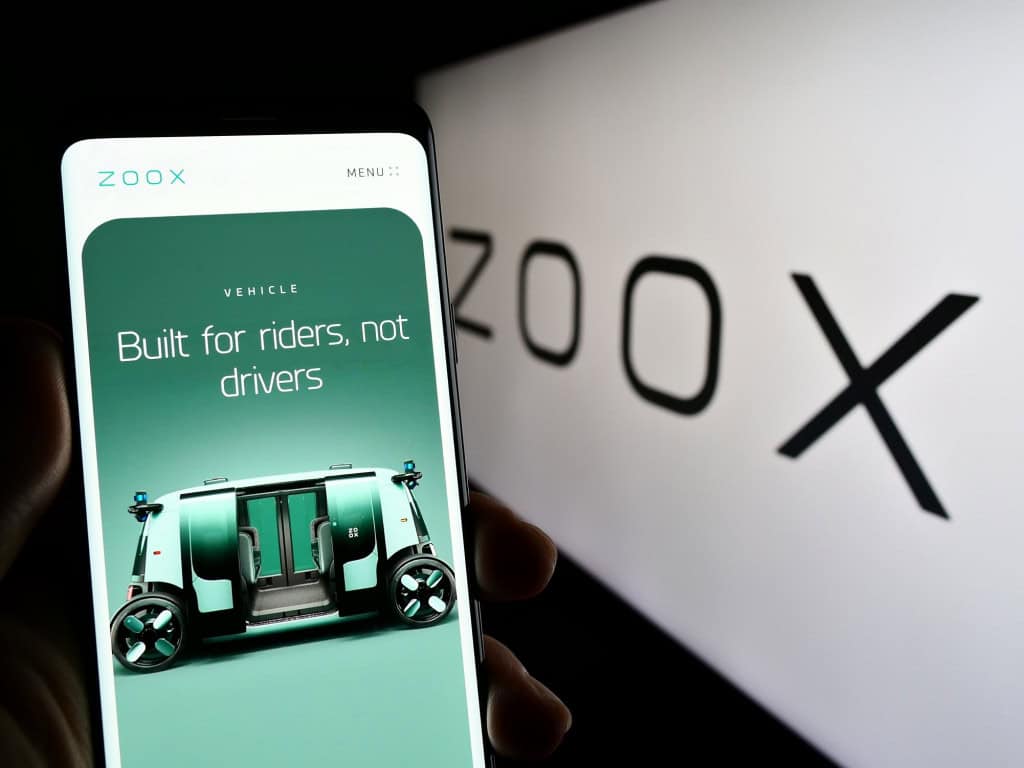 Amazon/Zoox obtém autorização nos EUA para operar robotáxis sem volante e cobrar corridas