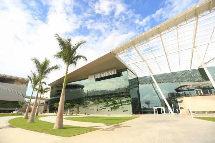 Iguatemi vende participações em cinco shoppings e capta R$ 876,1 milhões