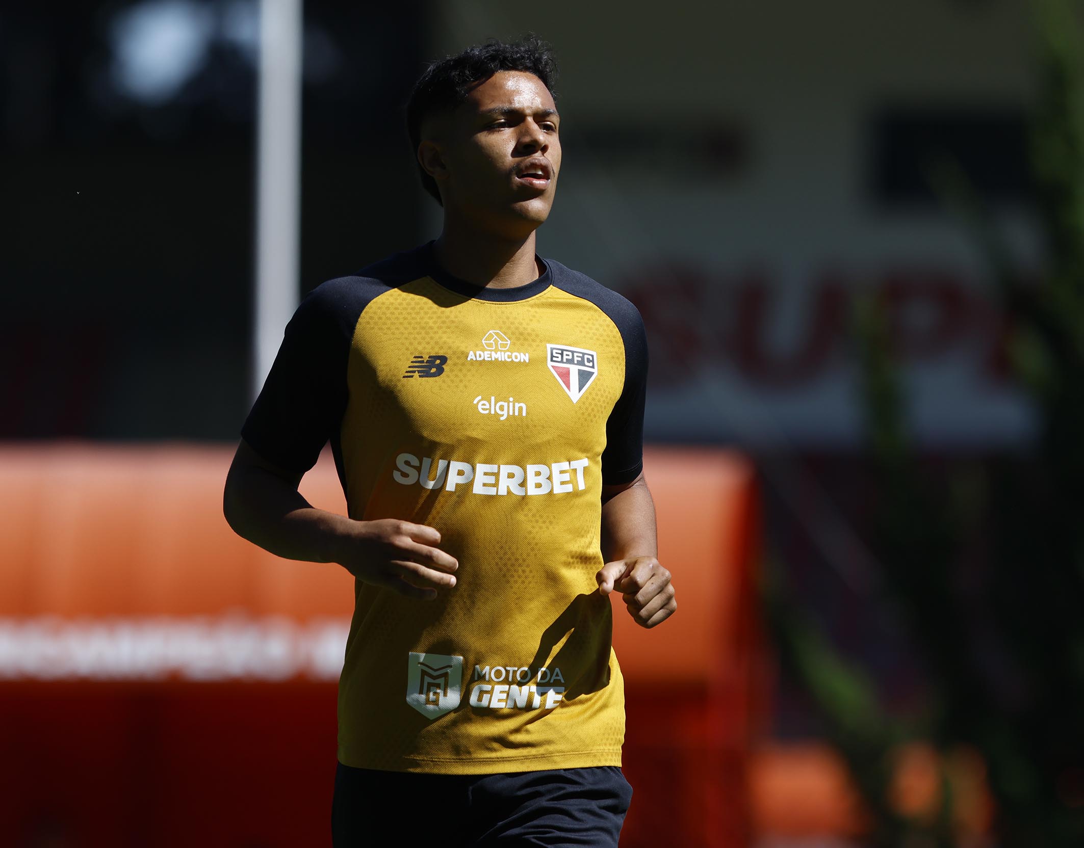 Joia da base do São Paulo é relacionada e pode ter primeira chance com Dorival nas oitavas da Sul-Americana
