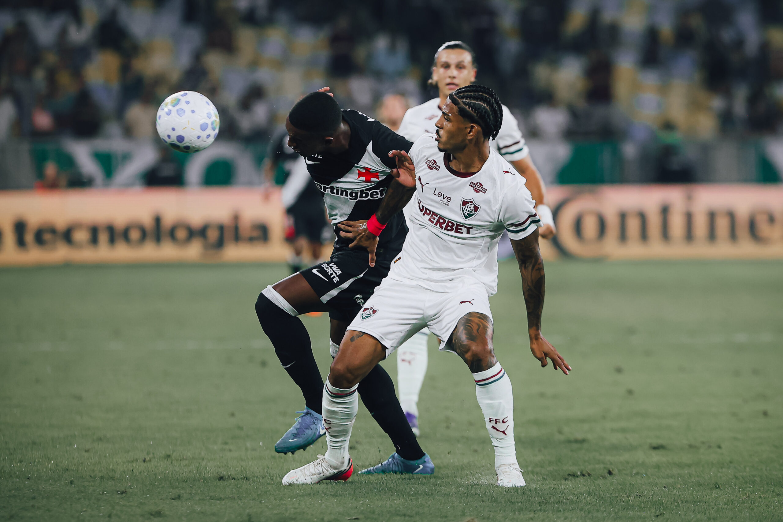 Galeria de fotos registra jogo de ida entre Vasco e Fluminense pelas oitavas da Copa do Brasil