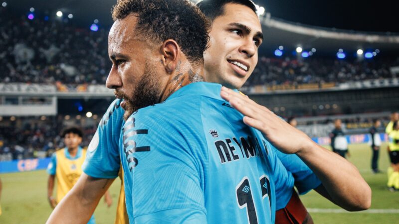 Neymar provoca alviverde do Remo e é xingado pelo presidente do clube após classificação do Santos