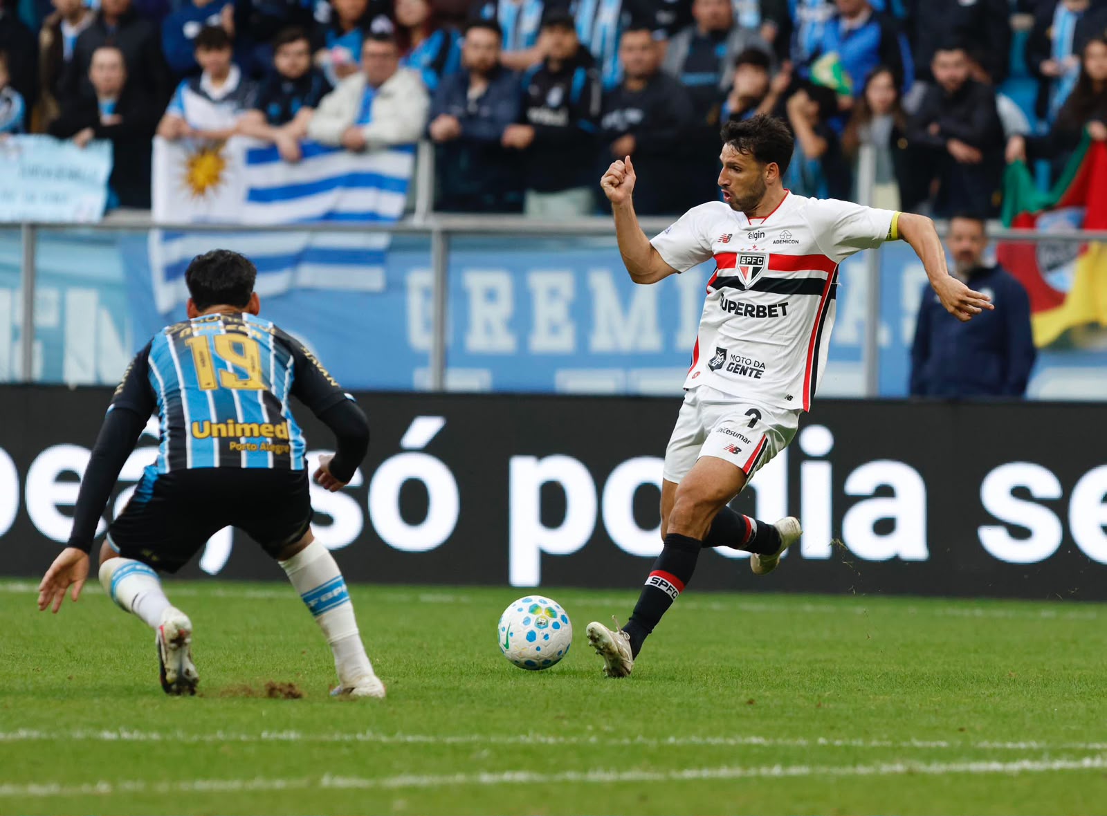 Calleri reclama após derrota para o Grêmio e pede reação imediata do São Paulo