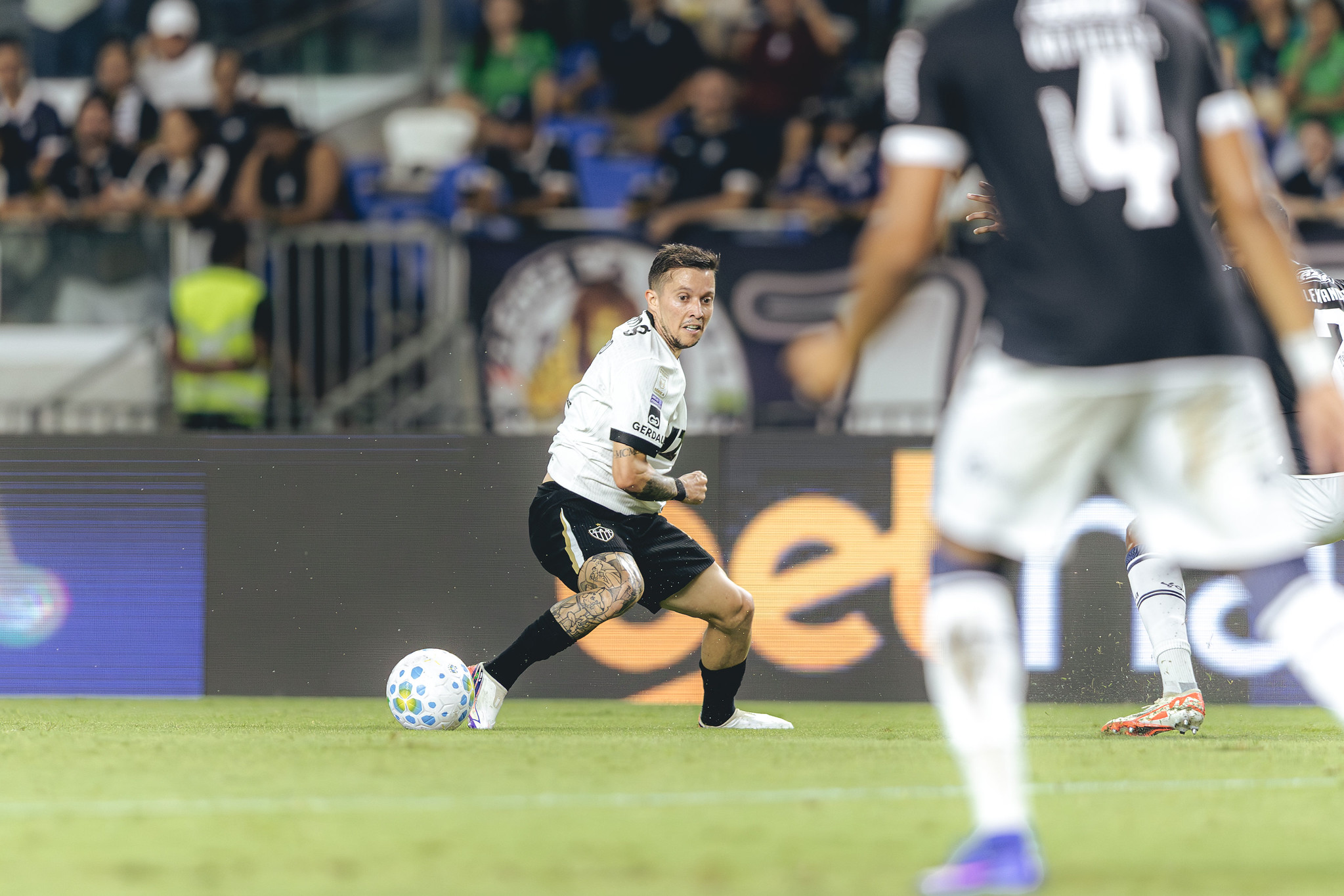 Bernard lamenta empate do Atlético-MG e cobra atenção da equipe — 12/08/2026