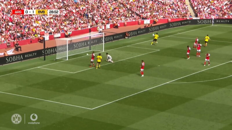 Konstantinos Karetsas marca o primeiro gol pelo Borussia Dortmund na Emirates Cup