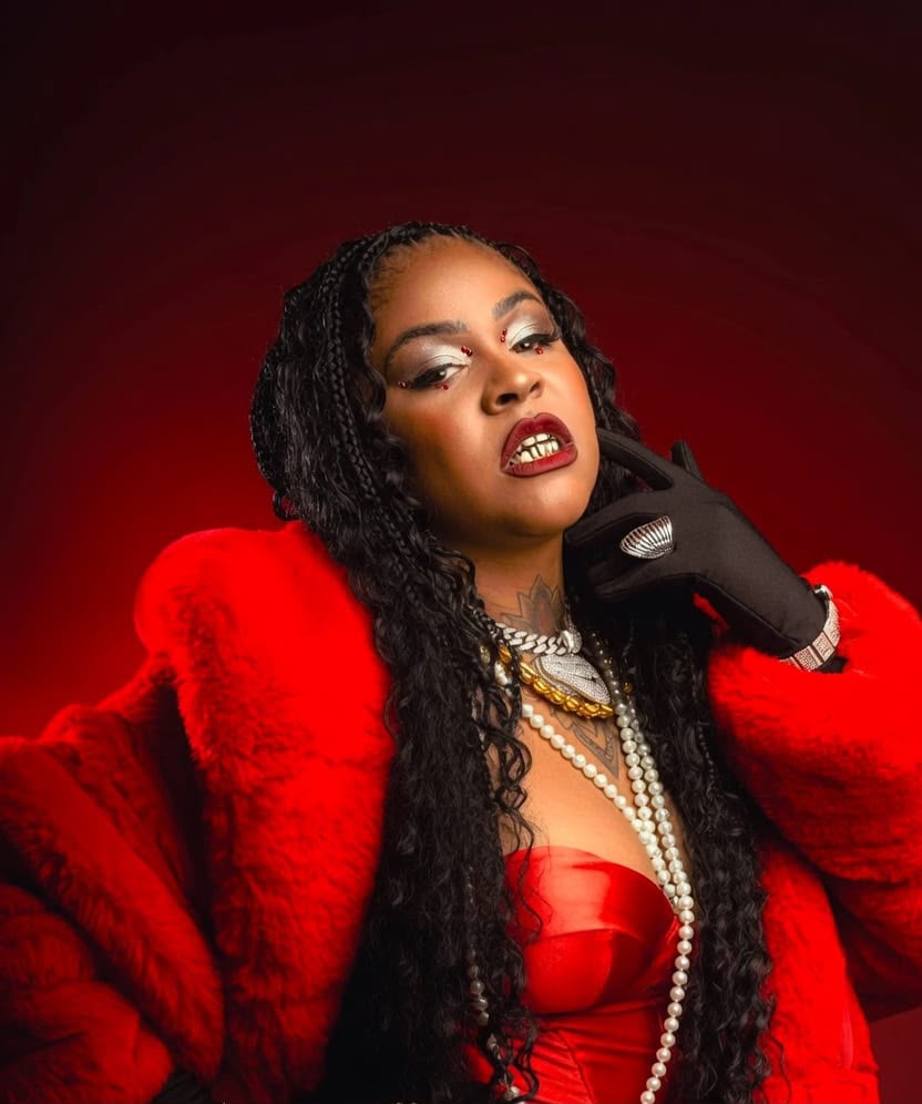 Negra Flow foi convidada para apresentar a transmissão oficial dos 10 anos do Favela Sounds