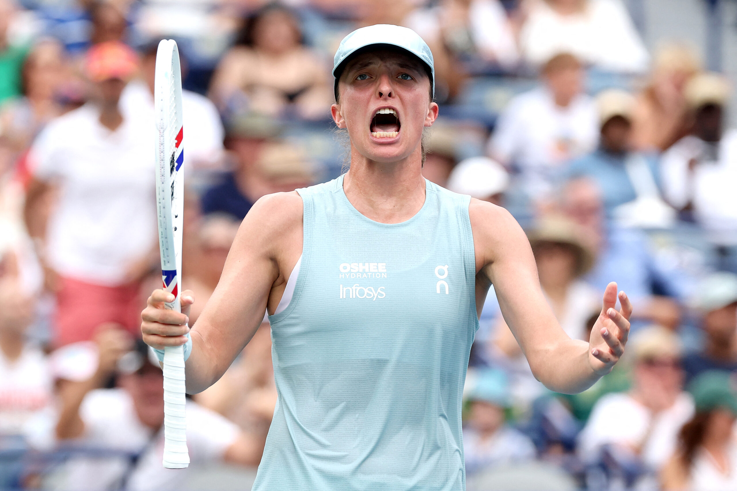 Swiatek supera Kostyuk de virada e chega às quartas do WTA 1000 de Toronto