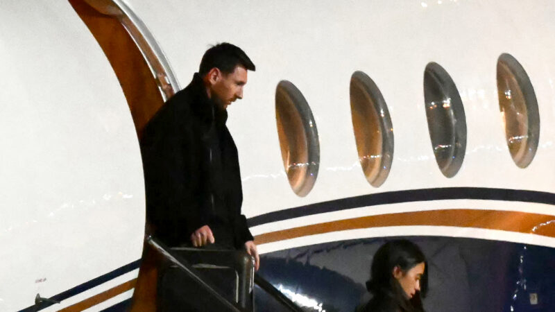 Messi chega à Argentina para se despedir do pai Jorge