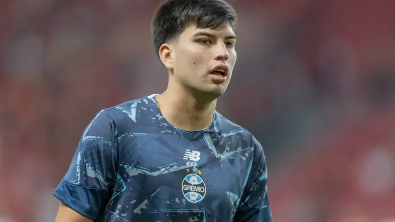 Grêmio encaminha empréstimo de Leonel Pérez ao Racing com possibilidade de abatimento de dívida
