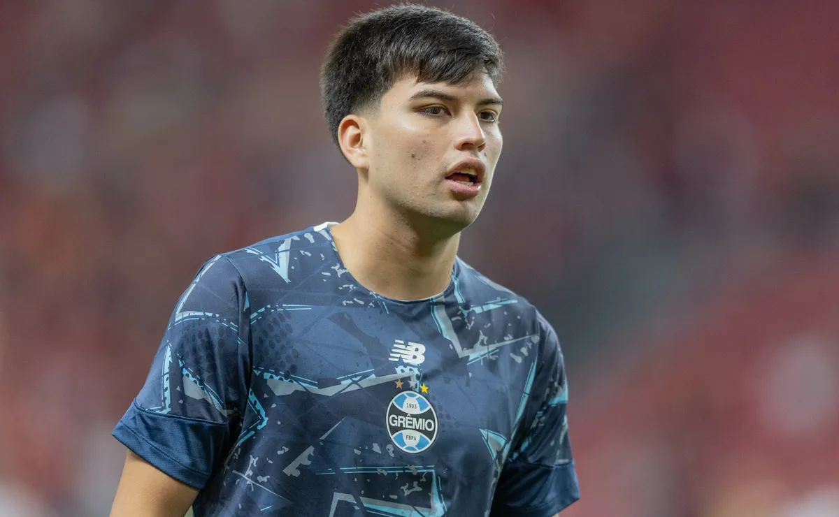 Grêmio encaminha empréstimo de Leonel Pérez ao Racing com possibilidade de abatimento de dívida