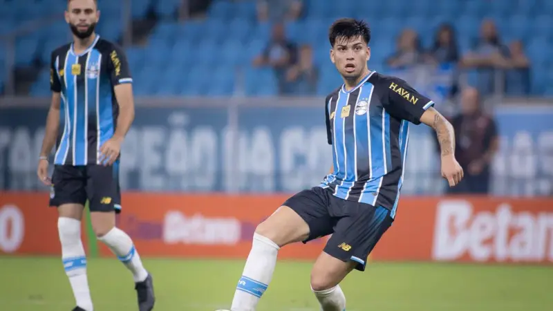 Grêmio confirma empréstimo de Leonel Pérez ao Racing por um ano com opção de compra