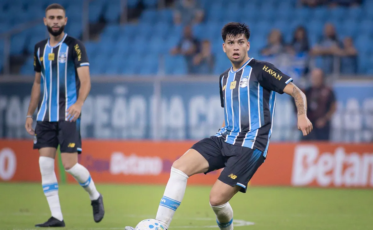 Grêmio confirma empréstimo de Leonel Pérez ao Racing por um ano com opção de compra