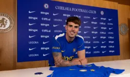 Chelsea confirma contratação do lateral-esquerdo Pep Chavarria, ex-Rayo Vallecano