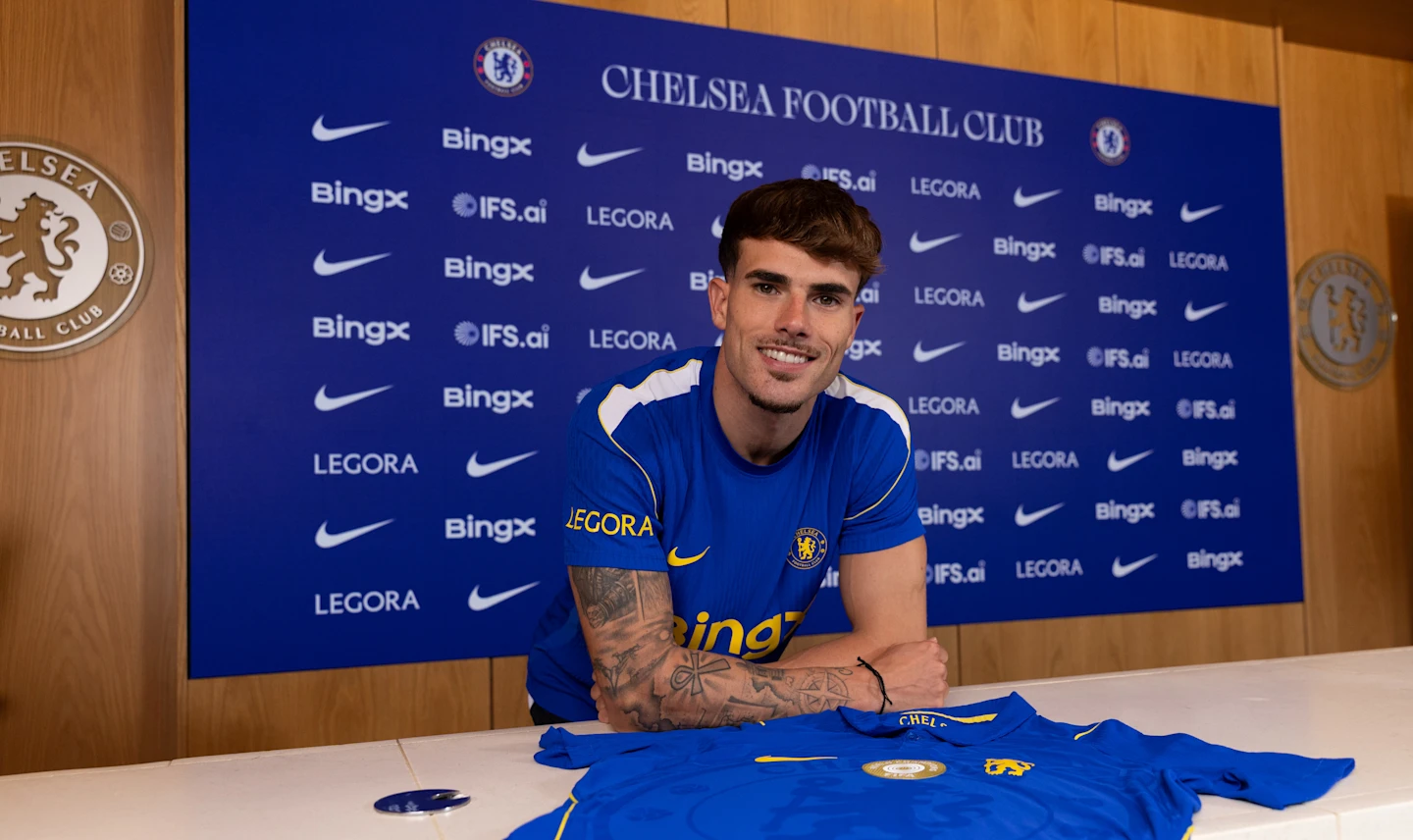 Chelsea confirma contratação do lateral-esquerdo Pep Chavarria, ex-Rayo Vallecano