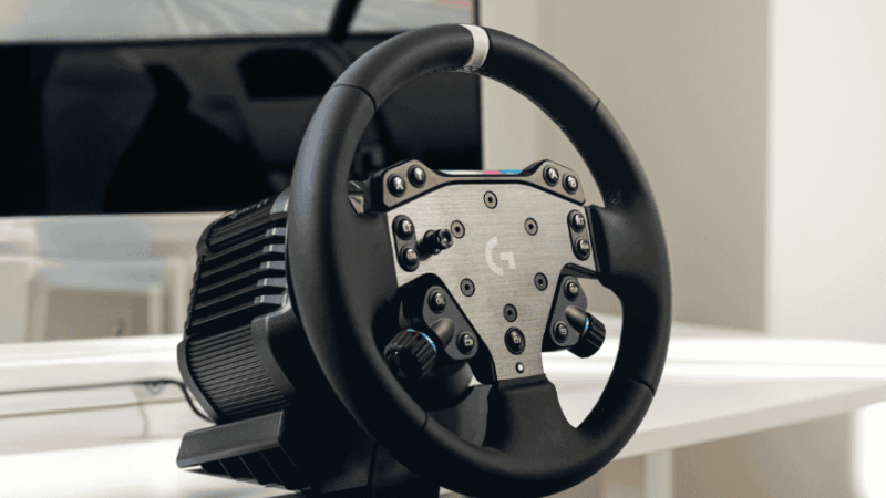 Logitech G realiza final do Racing Series no Circuito Panamericano e leva simracers ao carro real