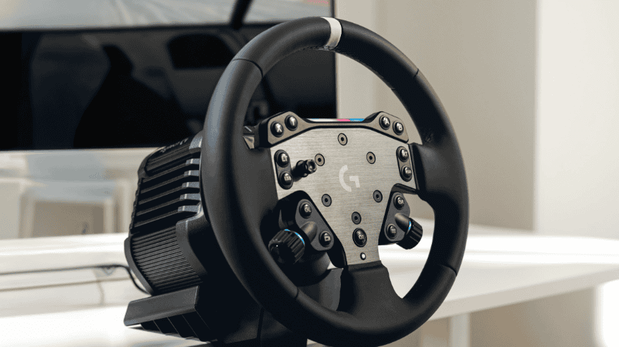 Logitech G realiza final do Racing Series no Circuito Panamericano e leva simracers ao carro real